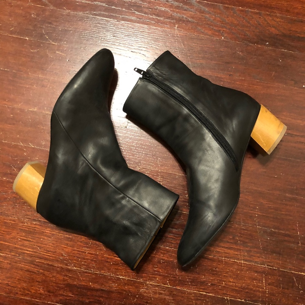 Coclico Leather Booties